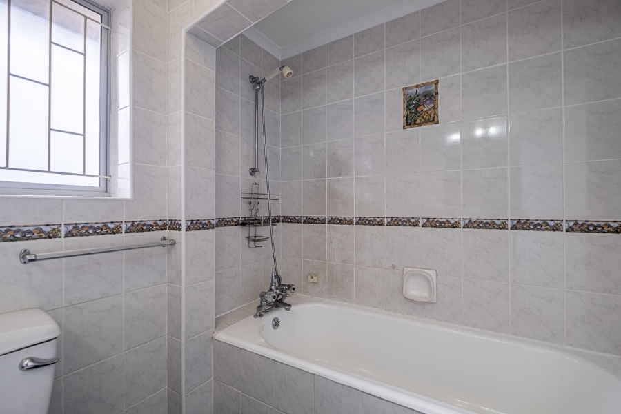 4 Bedroom Property for Sale in Summerstrand Eastern Cape